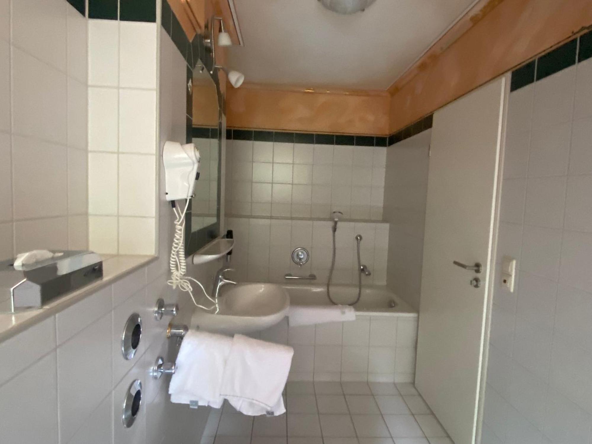באד פלינבאך Hotel Zum Maximilian מראה חיצוני תמונה