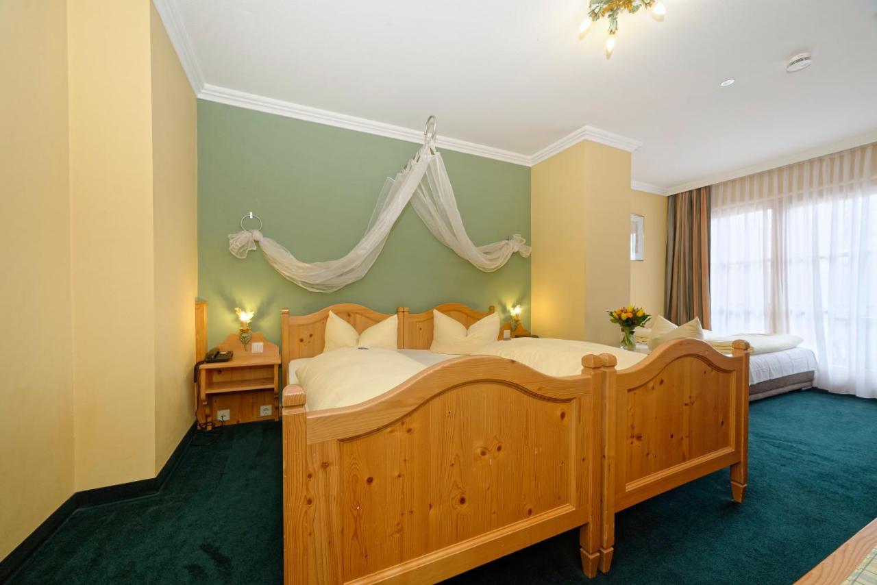 באד פלינבאך Hotel Zum Maximilian מראה חיצוני תמונה