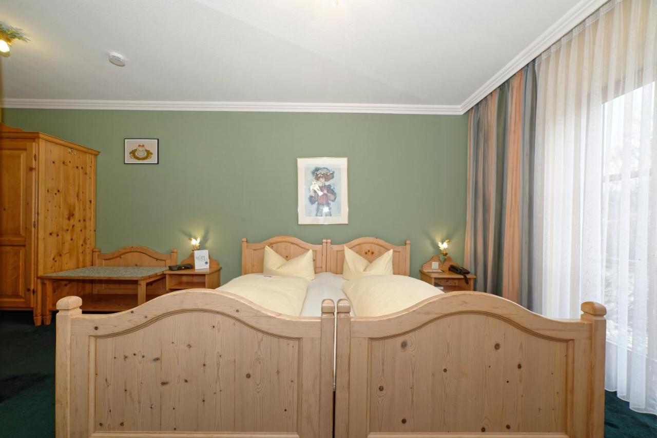 באד פלינבאך Hotel Zum Maximilian מראה חיצוני תמונה